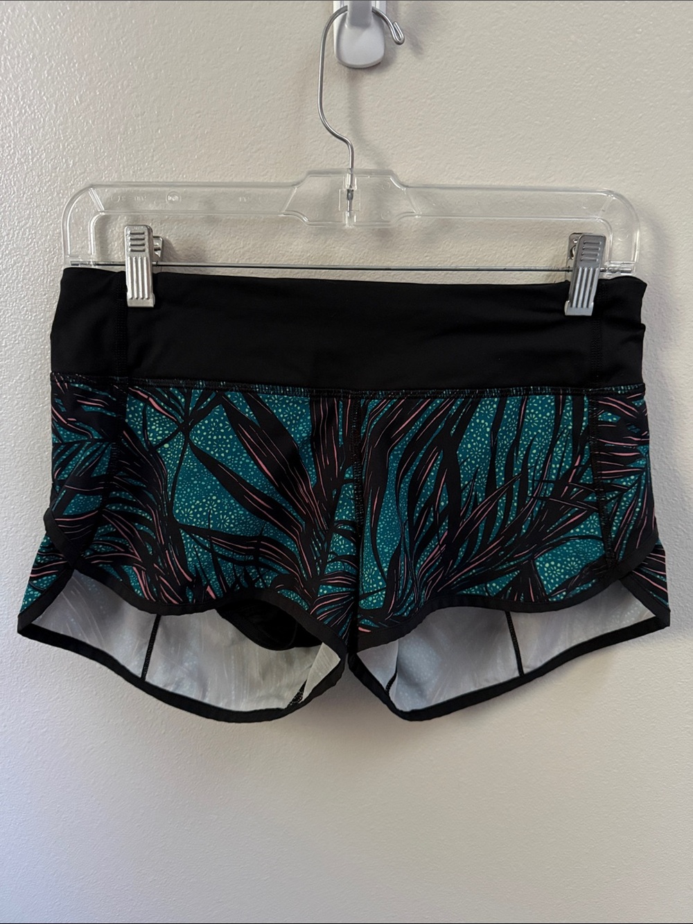 Lululemon Speed Short Palm Lace Tofino Teal/Multi Black Size 4